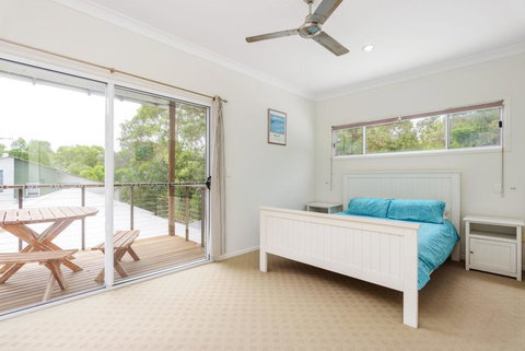 6 Ibis Court - Modern Tropical Family Home With Inground Swimming Pool & Outdoor Entertaining Area - 2032 Olympic Games 3