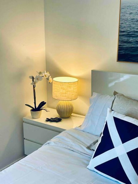 DOCK 08 Riverside Entertainer Pets Welcome - 2032 Olympic Games 1