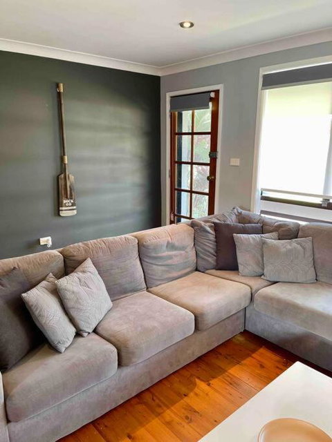 DOCK 08 Riverside Entertainer Pets Welcome - 2032 Olympic Games 2