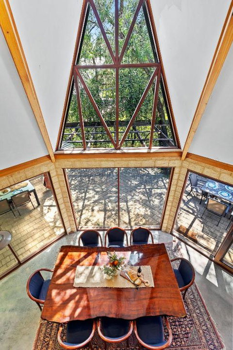 Eagle Bay Beach Lodge - 1 Street Back From Stunning Eagle Bay! - 2032 Olympic Games 0