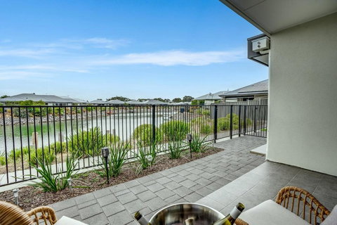 East Meets West At Victor U3-13 Central Dr VH-No Linen Included - 2032 Olympic Games 1