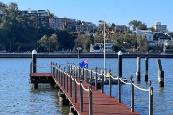 DirectWaterfront HugeLand PrivateBeachJetty FullAirCon Unique 4BR On The River with 2032 Olympic Games