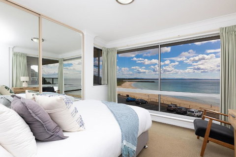 El Sandi, Unit 10, 14-18 North Street - 2032 Olympic Games 2