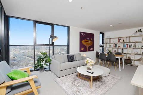 Elegant 3-Bed With Stunning Views Close To Shops - 2032 Olympic Games 1