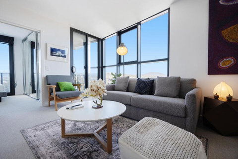 Elegant 3-Bed With Stunning Views Close To Shops - 2032 Olympic Games 0