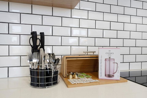 Elegant 3-Bed With Stunning Views Close To Shops - 2032 Olympic Games 4