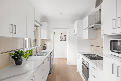 Elegant Queen Room At Botany - Nearby Airport - Shared Bathroom - 2032 Olympic Games 3