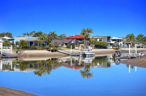 Fabulous Canal-front Unit In Mooloolaba - 2032 Olympic Games 1