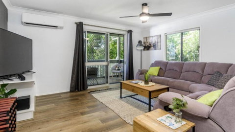 Family Holiday Home Upstairs Only - 2032 Olympic Games 2