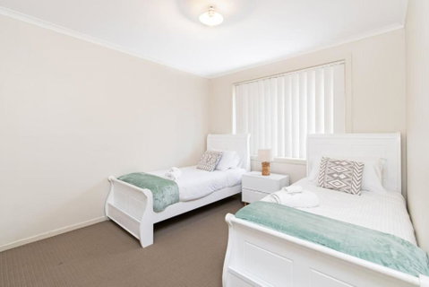Family Home For A Fiesta - 2032 Olympic Games 4