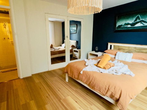 FORR64 - Cosy East Perth Retreat - 2032 Olympic Games 2