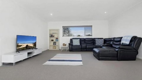 Glossies Coastal Retreat - 2032 Olympic Games 4