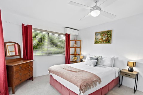 Mid-Century Morningside 2-Bed Apartment - 2032 Olympic Games 2