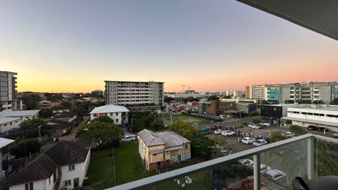 Modern 2-Bed 2-Bath - Walk To Hospital & Westfield - 2032 Olympic Games 2