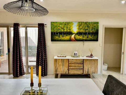 Morden Elegant 4 Bedroom House - 2032 Olympic Games 0