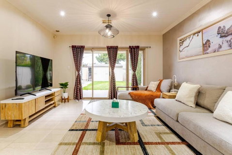 Morden Elegant 4 Bedroom House - 2032 Olympic Games 1