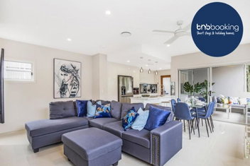 Park Avenue Luxe Townhouse Brand New Sleeps 9 with 2032 Olympic Games