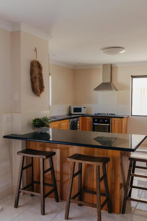 Pet Friendly Townhouse - 2032 Olympic Games 3