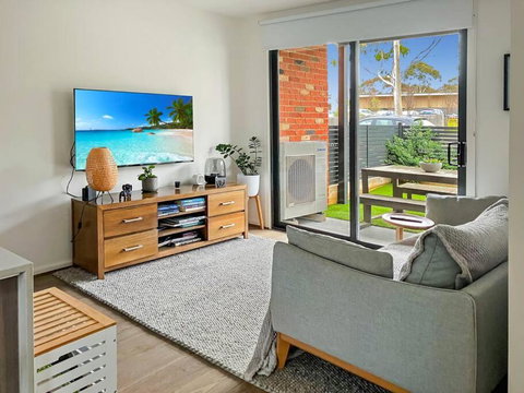 Private Room & Ensuite, In Shared Modern 2 Level Apartment - Full Use Of All Facilities - 2032 Olympic Games 0