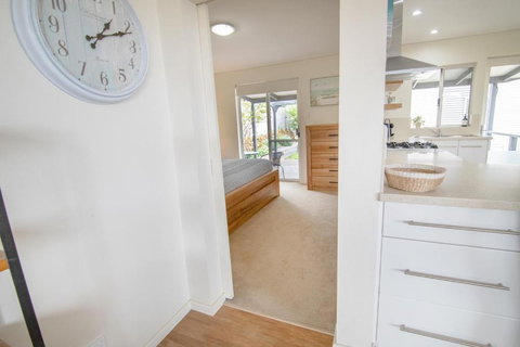 Princess Views In Historic Albany - 2032 Olympic Games 3