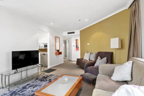 Quay West 2302 Self-Catering - 2032 Olympic Games 3