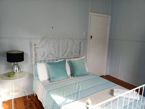 Quiet Private Central Cozy 3bdrm FREE Parking - 2032 Olympic Games 2