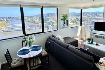 RiverView CBD Apartment Level 22 with 2032 Olympic Games