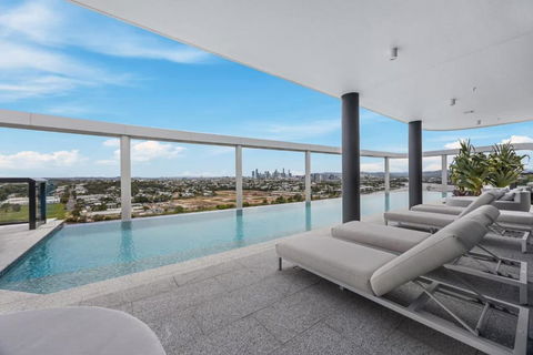 Rivello Apartments - Free Secure Car Park, 6km To City, Ferry Terminal, Eat Street, Rooftop Pool, Sauna, Portside Dinning - 2032 Olympic Games 1