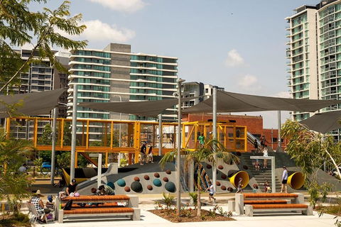 Rivello Apartments - Free Secure Car Park, 6km To City, Ferry Terminal, Eat Street, Rooftop Pool, Sauna, Portside Dinning - 2032 Olympic Games 3