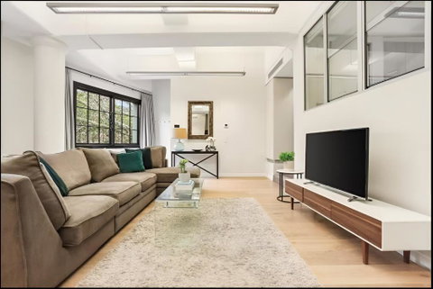 Renovated Warehouse Conversion In Heart Of Sydney - 2032 Olympic Games 1