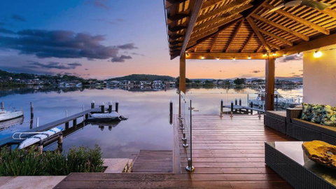 Riverside Retreat - Absolute Waterfront - 2032 Olympic Games 0