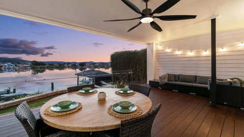 Riverside Retreat - Absolute Waterfront - 2032 Olympic Games 3