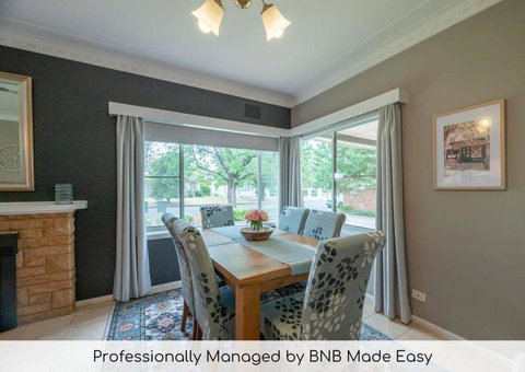 Roycox Cottage - Charming Escape, Fireplace - 2032 Olympic Games 0