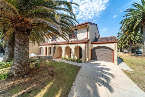 Sage By The Sea - WiFi, BBQ, Beach, Art - 2032 Olympic Games 3