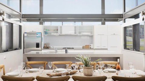 Sails On The Beachfront - Exclusive Seaside Home - 2032 Olympic Games 3