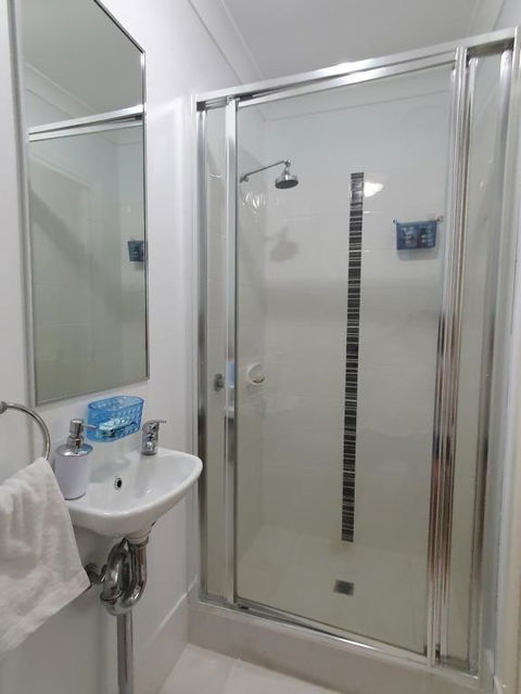 Sandalwood Guest Room - 2032 Olympic Games 3