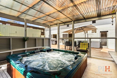 Sandy Bay Getaway W Spa 4 Bdr - 2032 Olympic Games 1