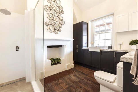 Warders Quarters Central Heritage Retreat - 2032 Olympic Games 1